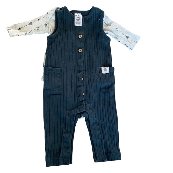 Carter’s 3M Baby Overalls &  Modern Baby Long Sleeve Bodysuit Set | - Picture 1 of 4
